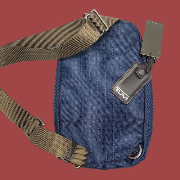 Tumi Alpha Bravo Compact Shoulder Bag|Chest Pack - Picture 2 of 5